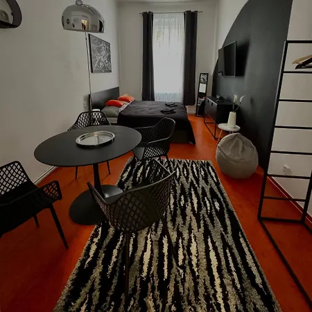 アパート Central Apartments *